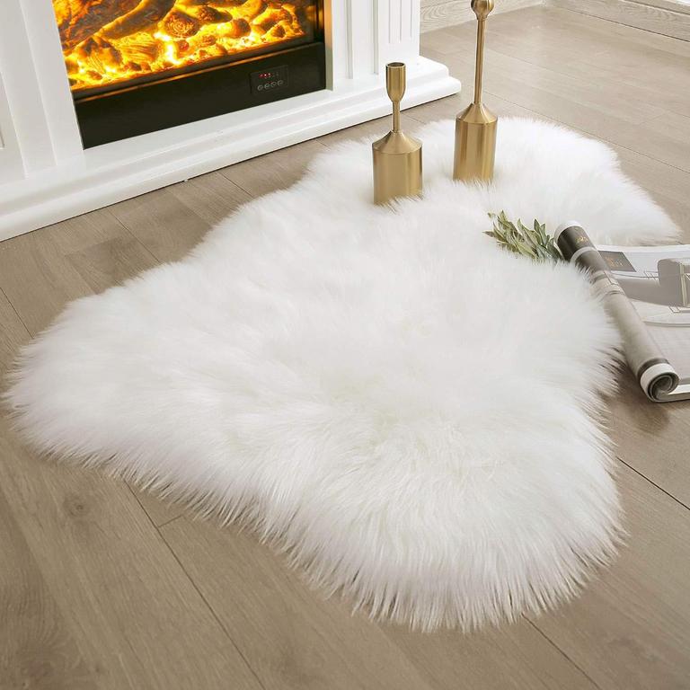 ASHLER 2X3 FT FUR RUG