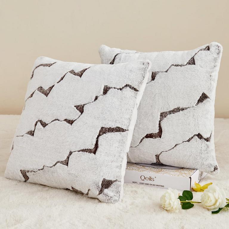 QEILS 18X18 FUR PILLOW COVERS