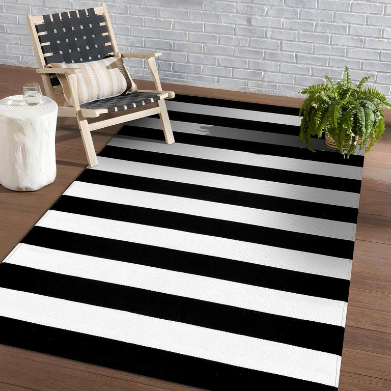 KOZYFLY STRIPED RUG 4'X6'