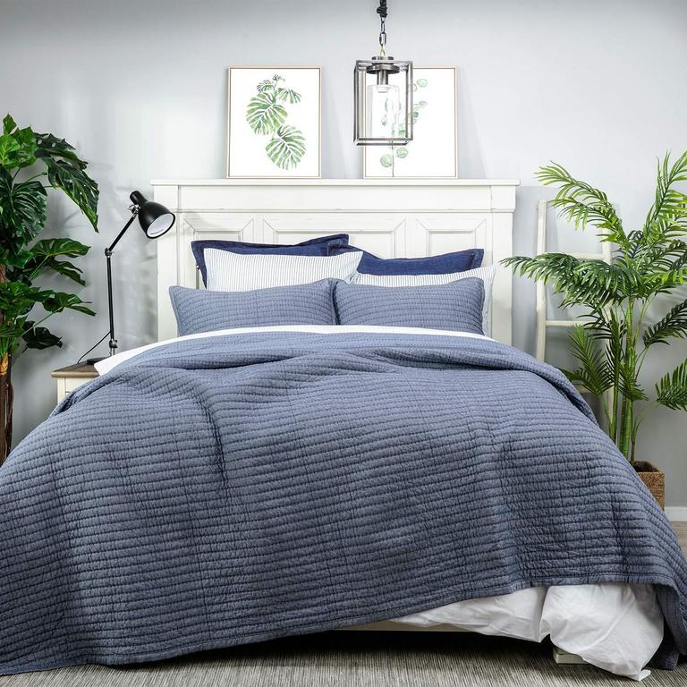 TWIN CHAMBRAY BED QUILT