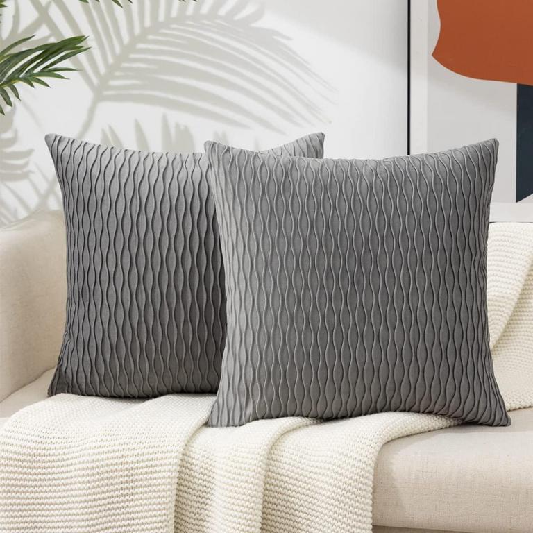 VELVET DECORATIVE PILLOWS