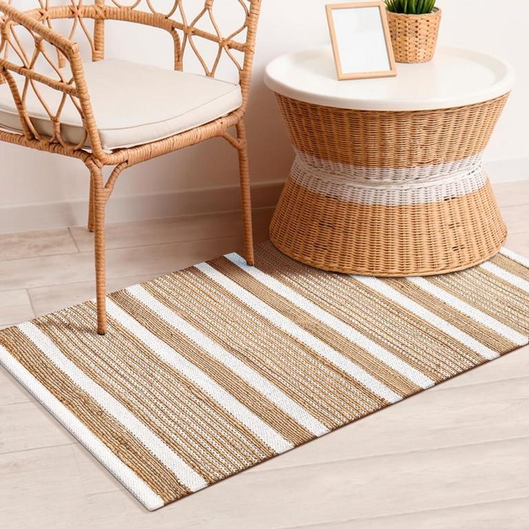 HAND-WOVEN JUTE RUG