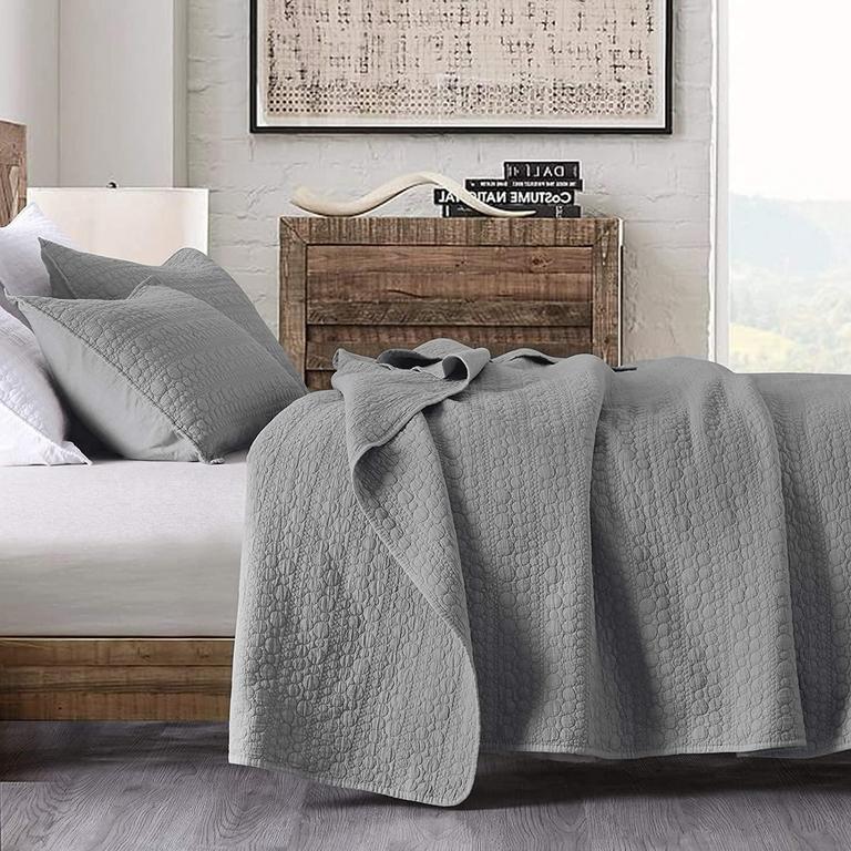 GREY CAL KING QUILT SET