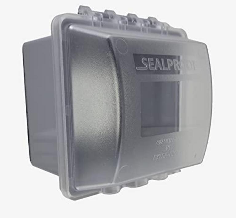 SEALPROOF 2-GANG OUTLET COVER