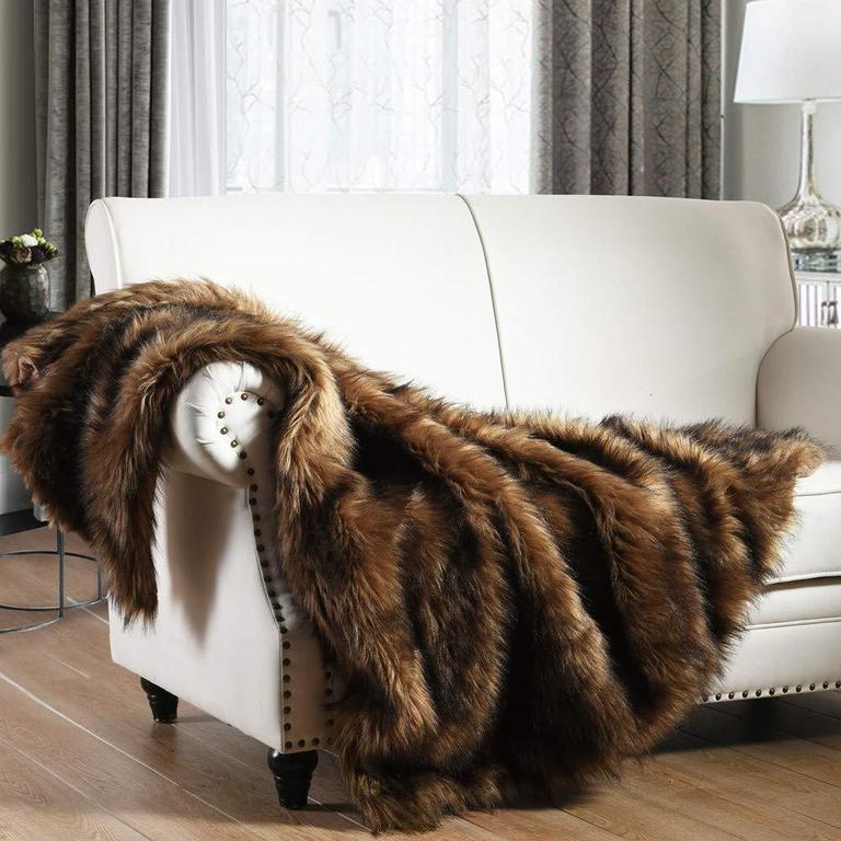 LUX PLUSH FAUX FUR THROW