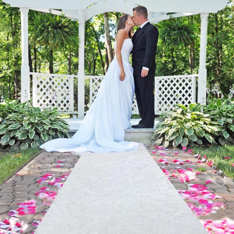 FUHSY LUXURY AISLE RUNNER