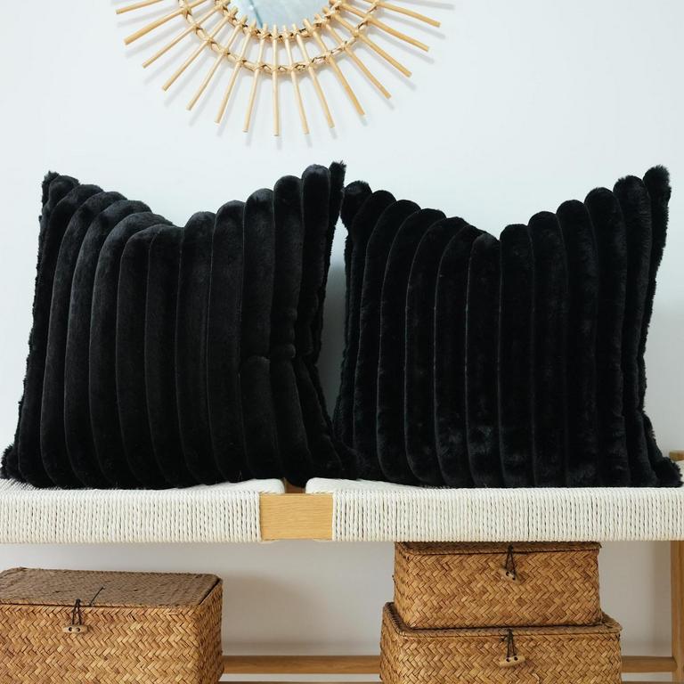 2 JOJUSIS FAUX FUR PILLOW COVERS 22"X22"