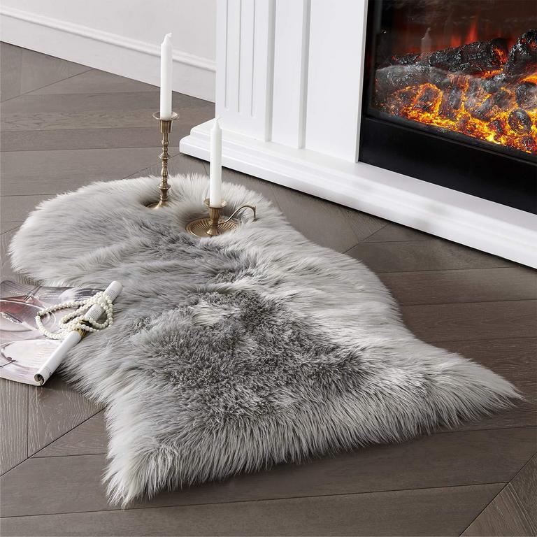 FAUX SHEEPSKIN FUR RUG