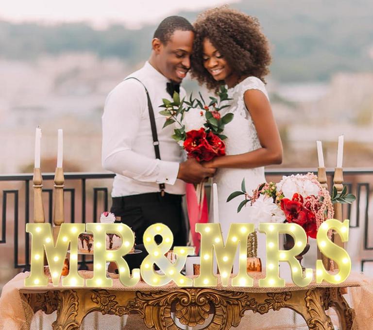 WEDDING DECOR MR&MRS SIGN
