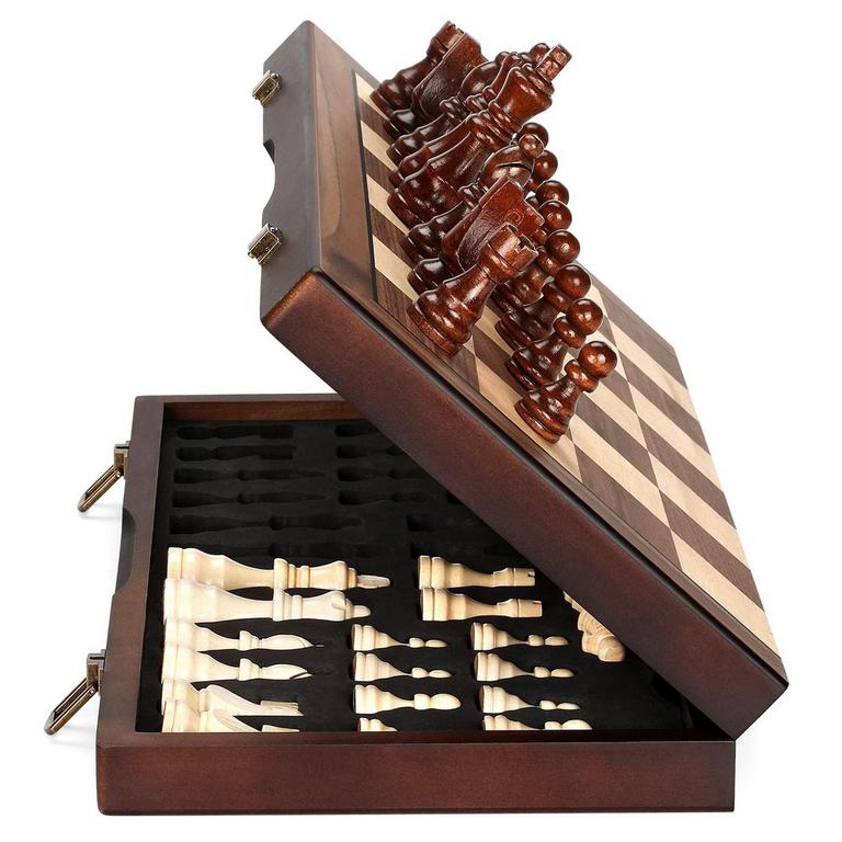 MAGNETIC WOODEN CHESS SET