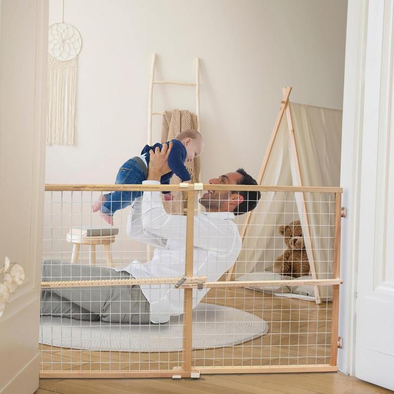 EXTRA WIDE WOODEN BABY GATE 29.5-50IN