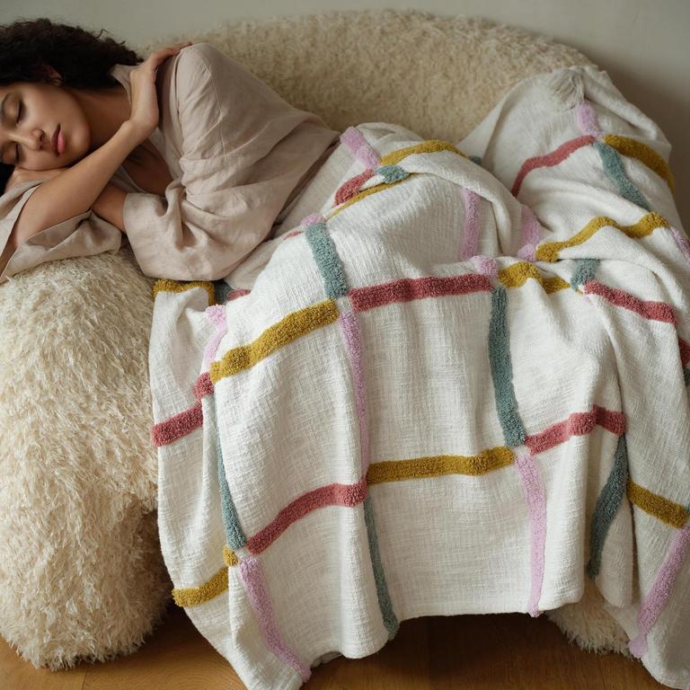 COTTON TUFTED THROW BLANKET