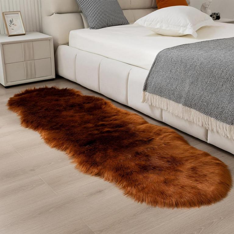 FLUFFY SHEEPSKIN RUG