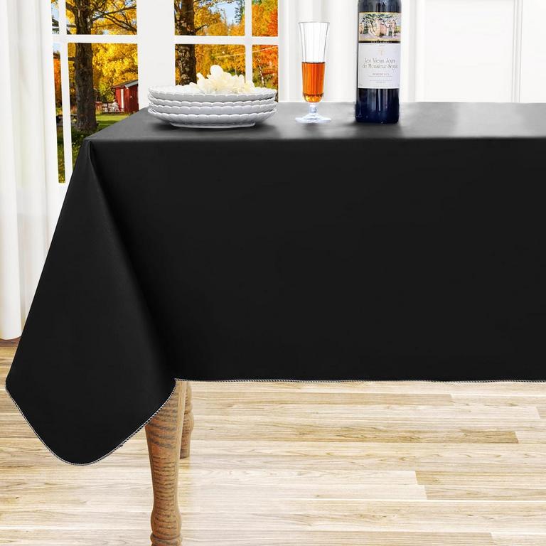 BLACK VINYL TABLECLOTH 60X84IN