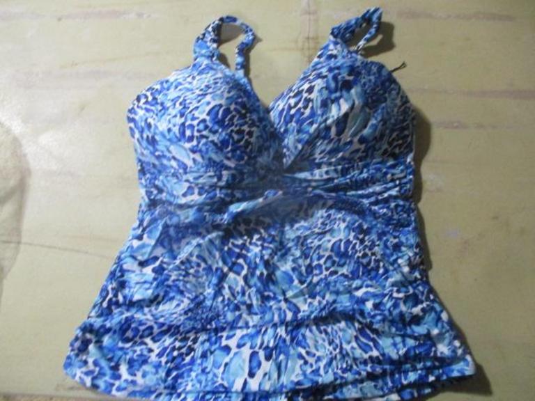 LA BLANCA TANKINI TOP