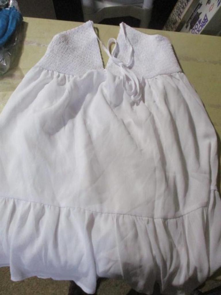 WHITE DRESS 
