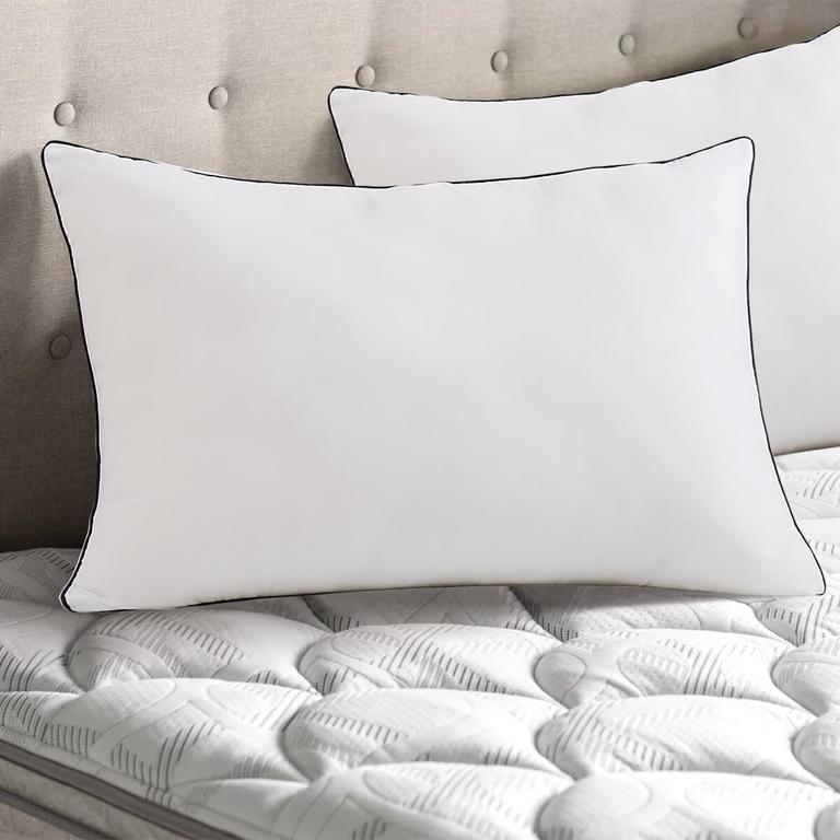 L AGRATY QUEEN PILLOWS