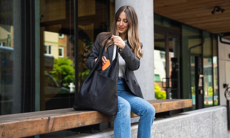 PASSION LEATHER TOTE BAG