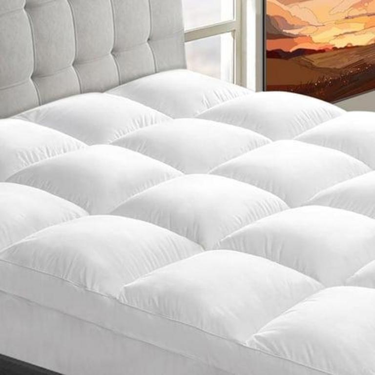 QUEEN SIZE MATTRESS TOPPER