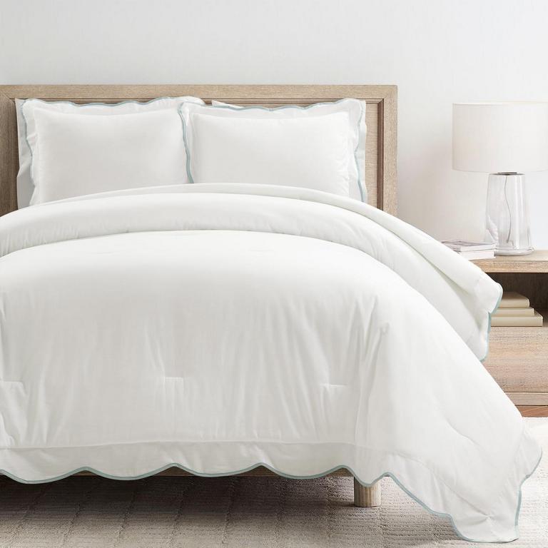LUSH DECOR FULL/QUEEN COMFORTER SET
