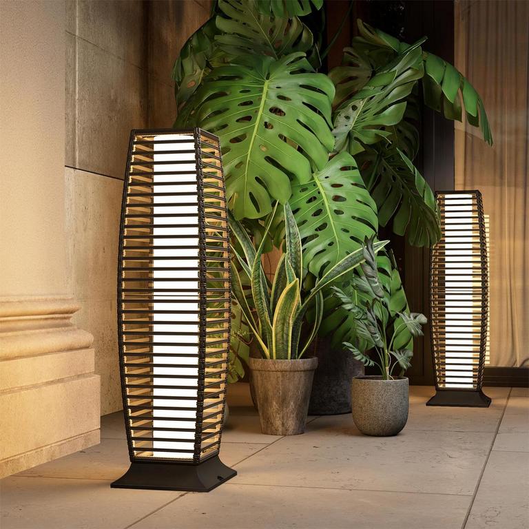 GRAND PATIO SOLAR LAMP 31IN