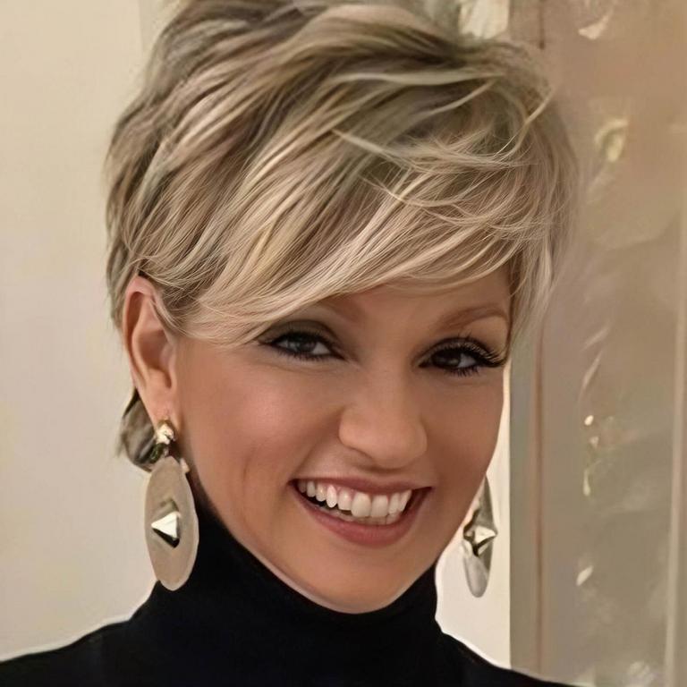 QUEENTAS SHORT WIG FOR WOMEN