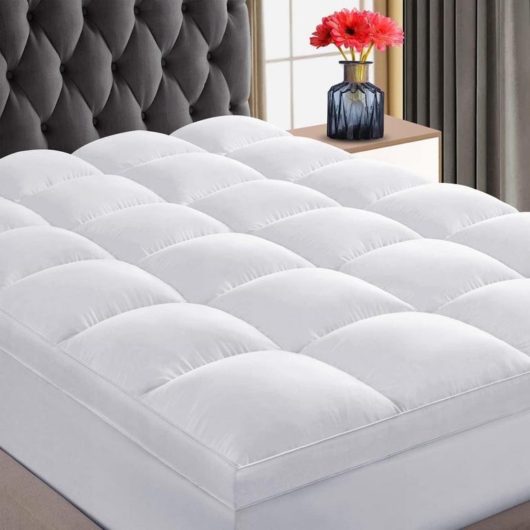 QUEEN MATTRESS TOPPER