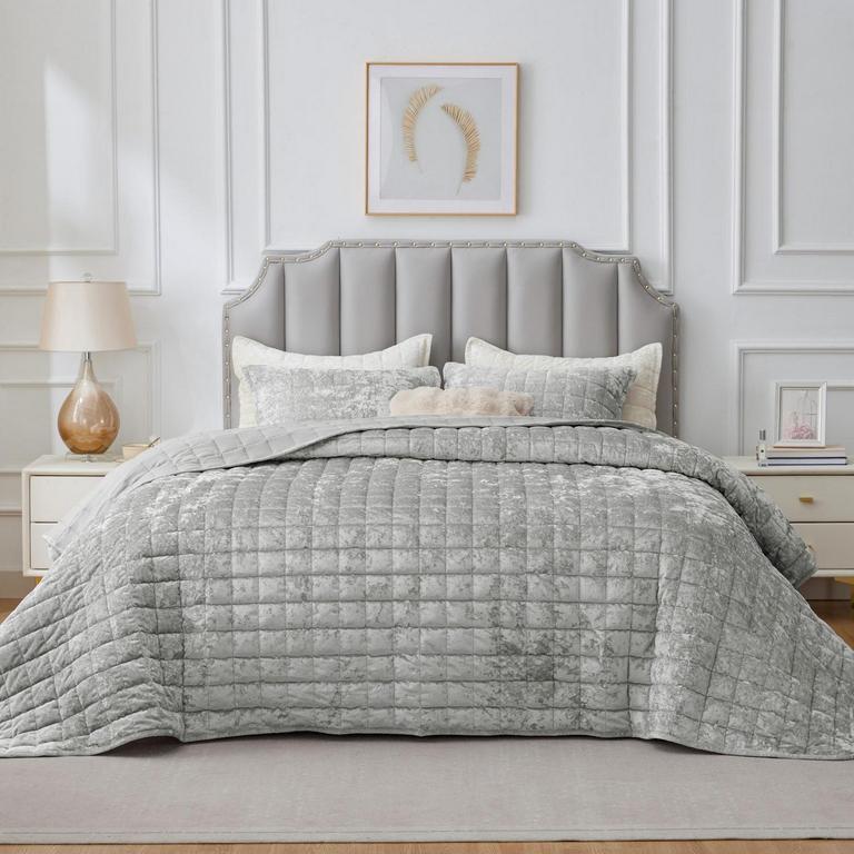 BEDELITE KING VELVET QUILT SET 3PC