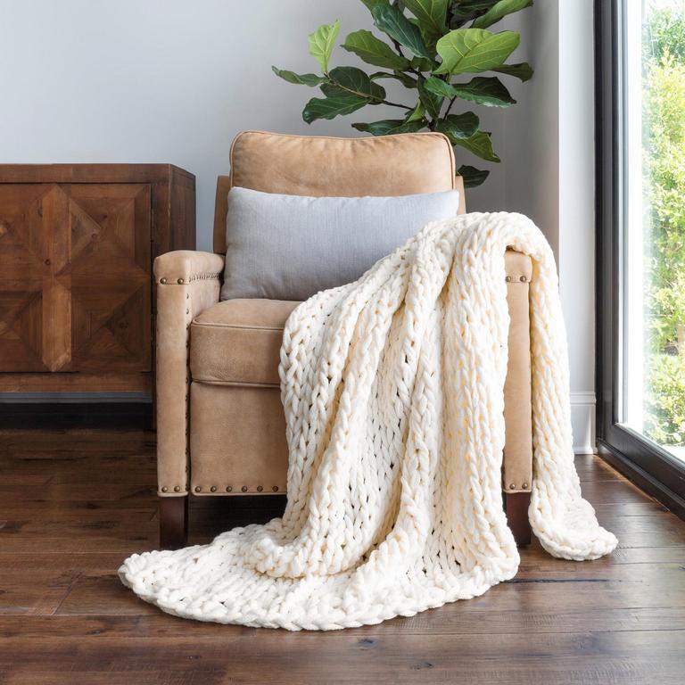 NOBLE LINENS THROW BLANKET