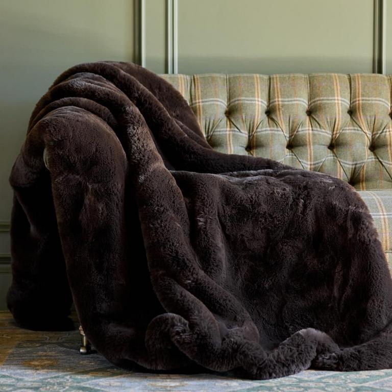 NUZZIE COZY THROW BLANKET