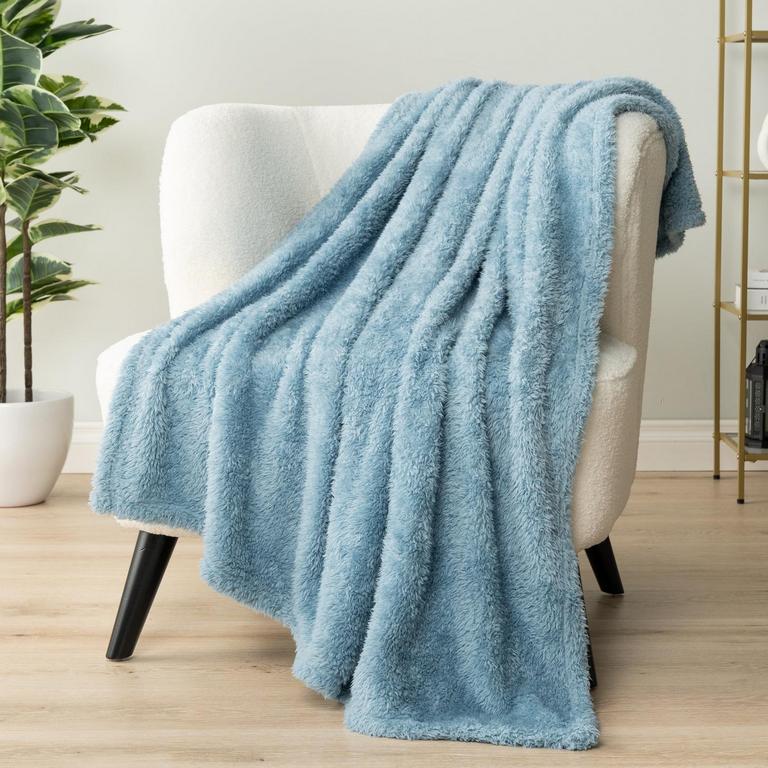PAVILIA 50IN X 60IN THROW BLANKET