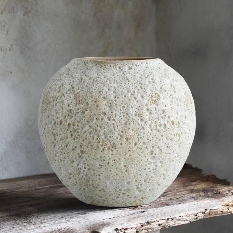 YSNN RUSTIC VASE 8IN