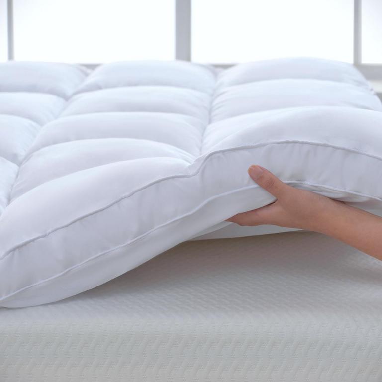 BDEUS QUEEN MATTRESS TOPPER