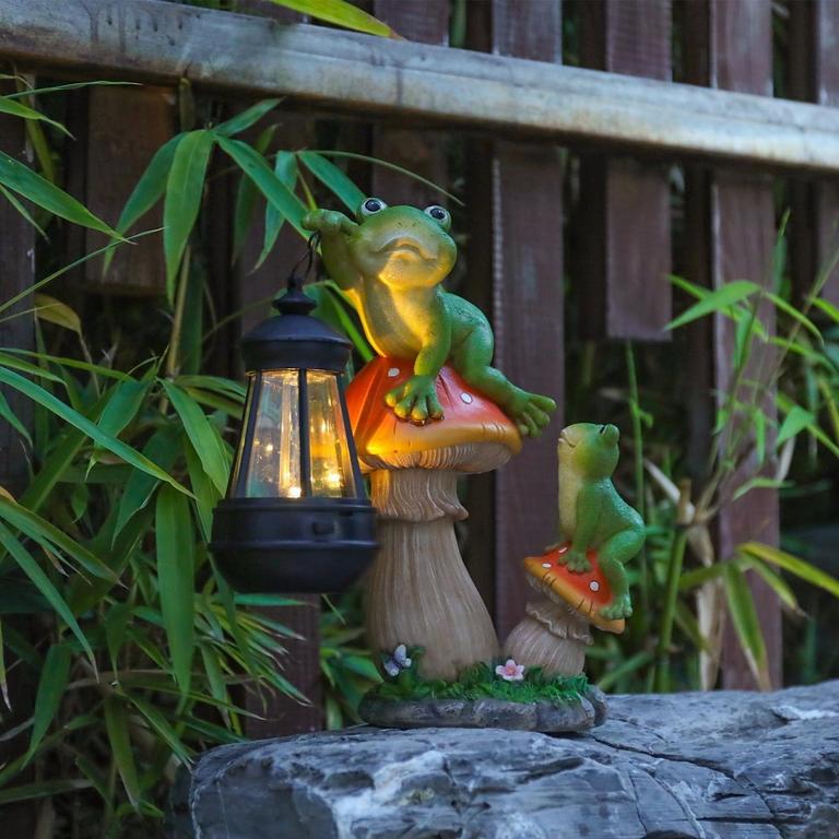 SOLAR FROG STATUE