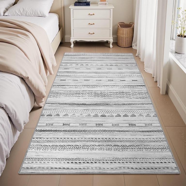 VUNATE 2.6FT X 8FT RUNNER RUG